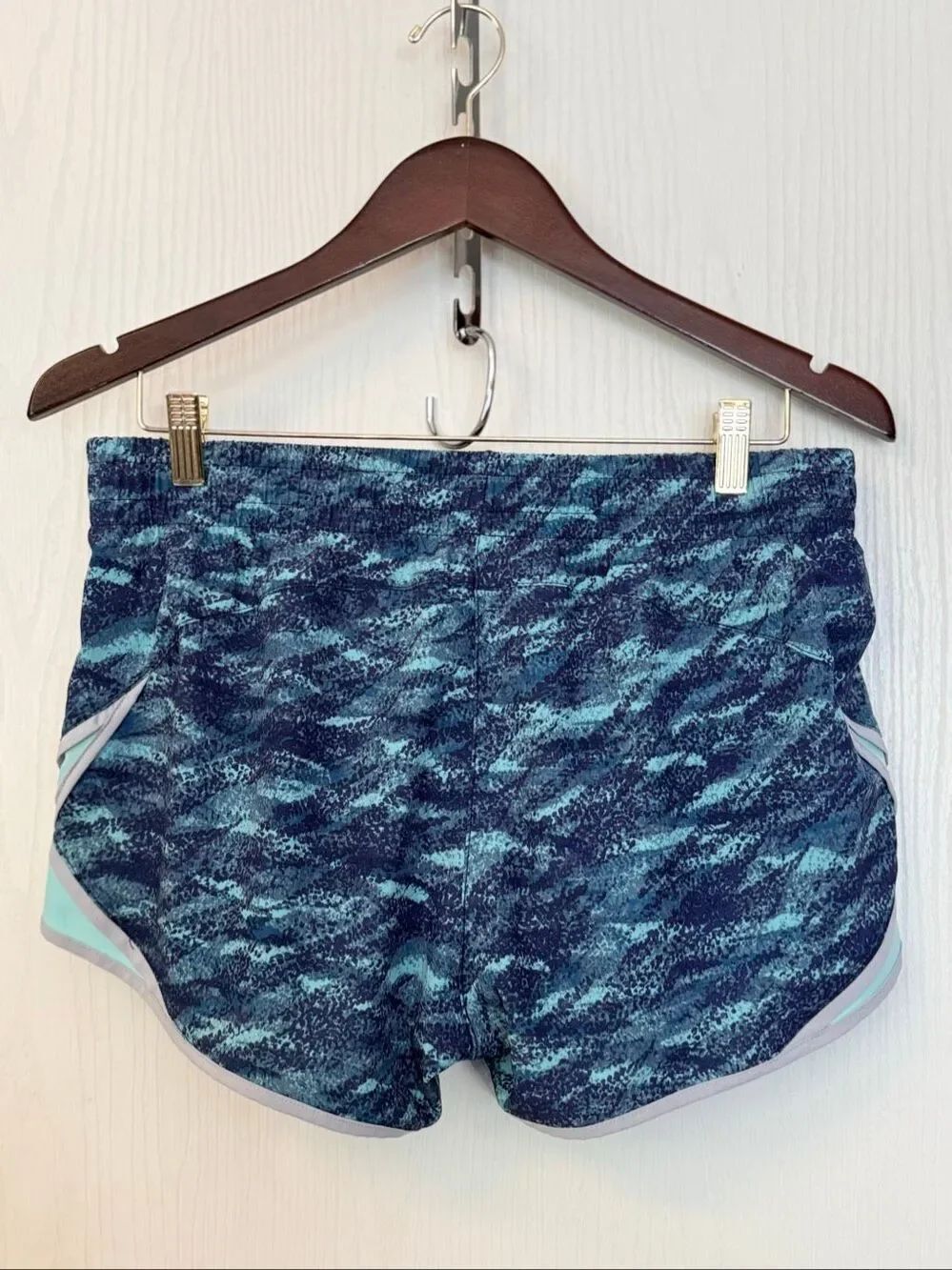 Ascis Shorts - Picture 2 of 4